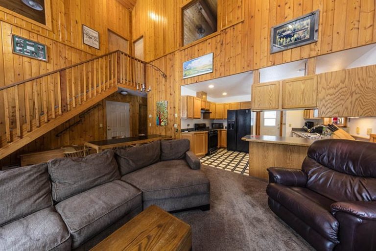Walton House living room - Vacation Rentals Glacier National Park